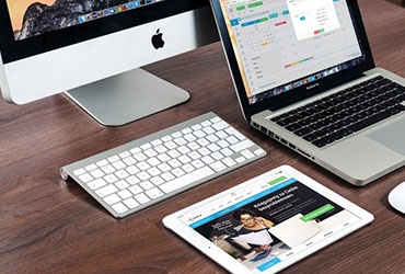Courses apple laptop notebook.jpg